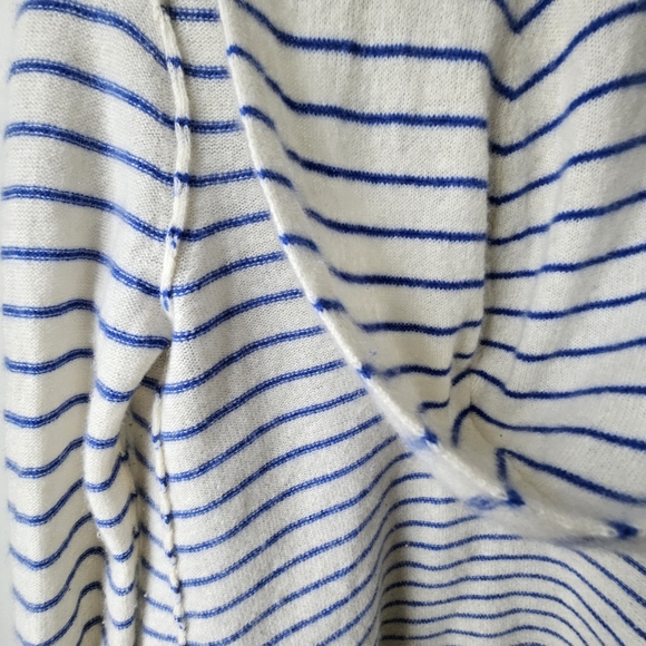 360 Cashmere Cardigan White with Blue Stripes - Picture 7 of 7